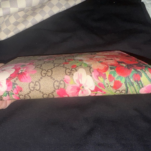 GG Supreme Monogram Blooms Mini Dionysus Chain Wallet Beige Multicolor Dry Rose - Picture 2 of 10